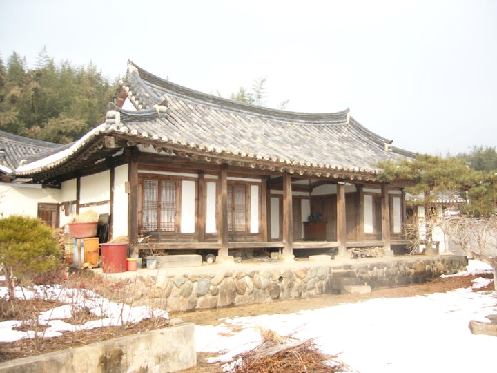 사랑채 전면