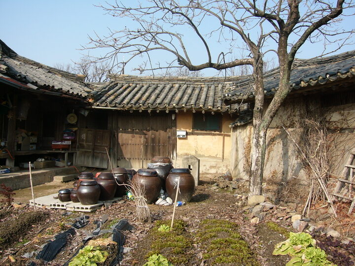 안채중문