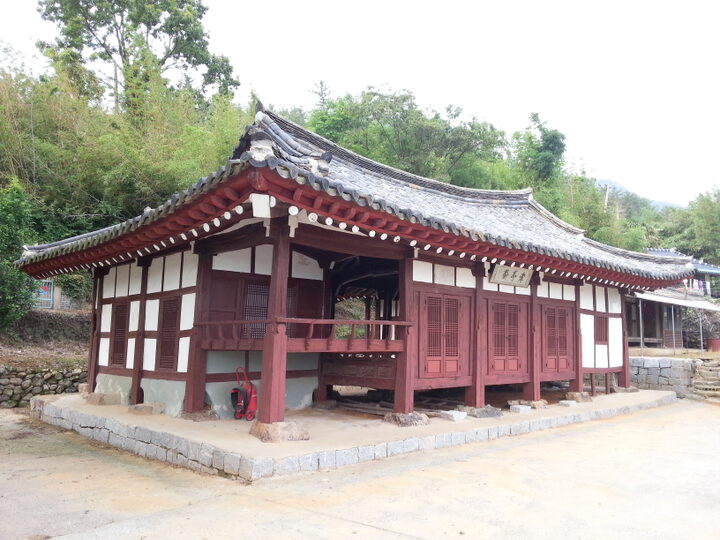 효정재 전경