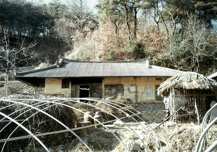설매리겹집정면근경