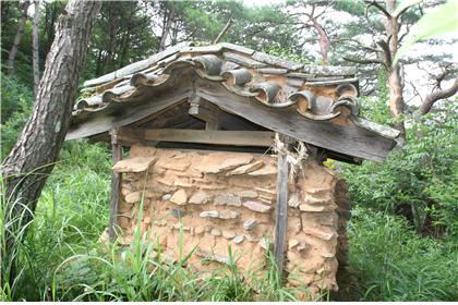 영주 금광리 성황당(좌측면)