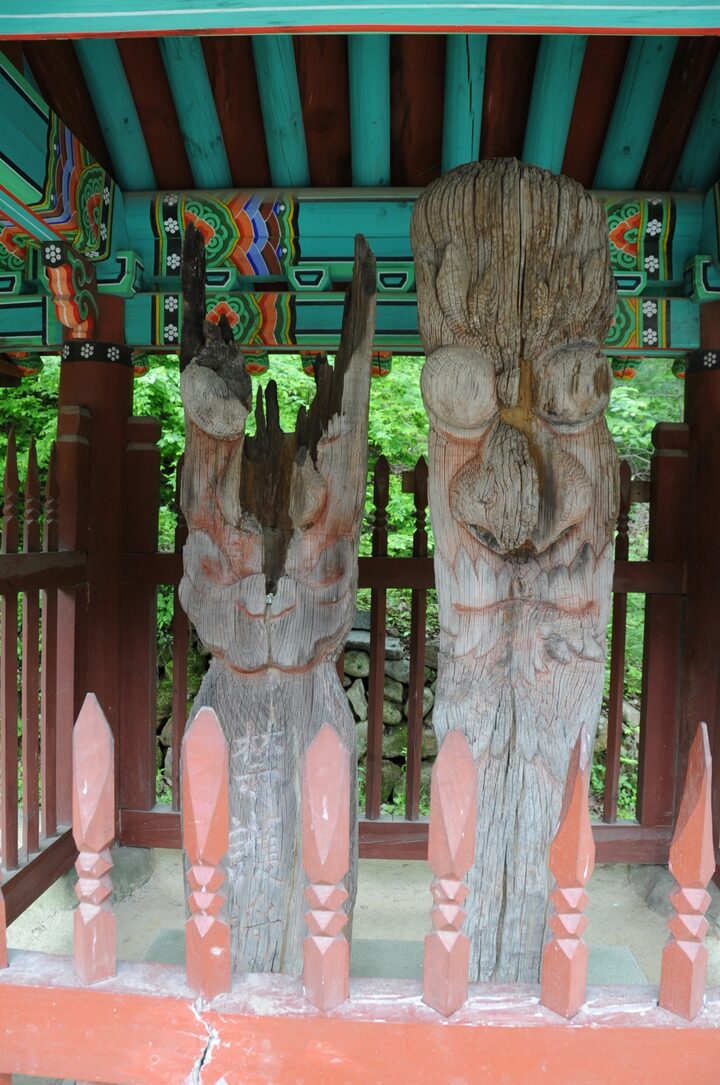 벽송사목장승 (촬영:문화재청)