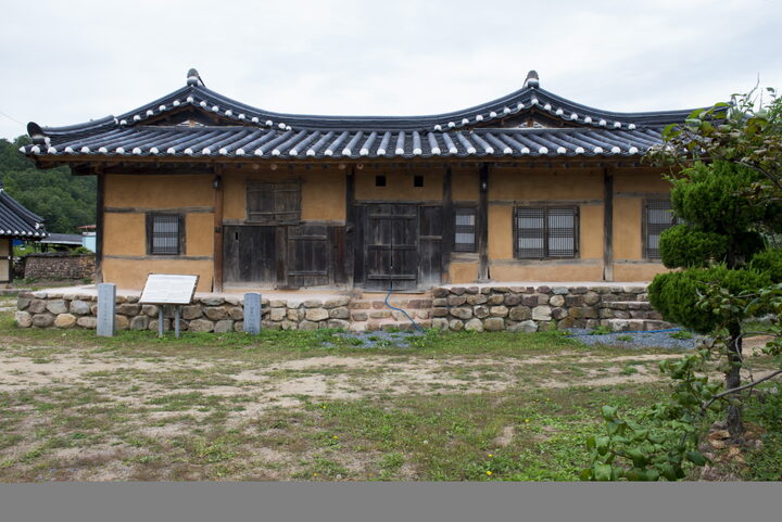 안동 영양남씨 재사_전경 (촬영년도 : 2015년)