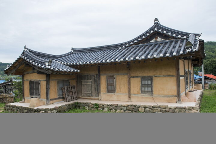 안동 영양남씨 재사_측후면 (촬영년도 : 2015년)