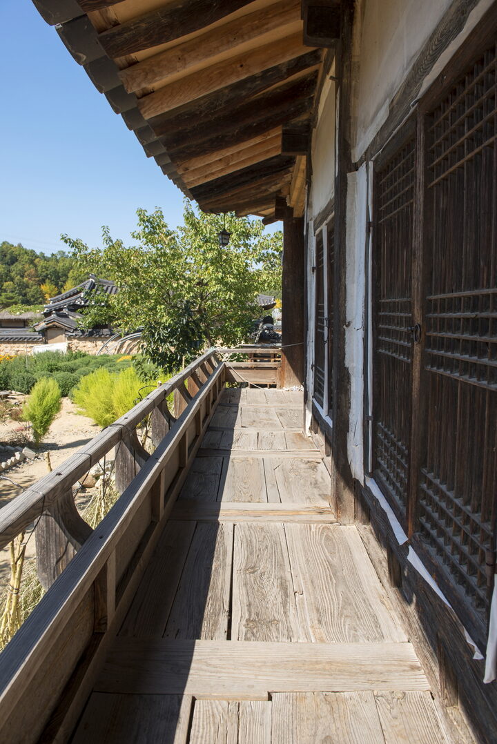 영주수도리김덕진가옥_사랑채 마루 (촬영년도 : 2015년)