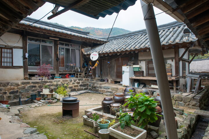 포항오덕리사우정고택_안마당 (촬영년도 : 2015년)