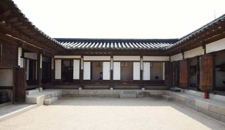 제기동해풍부원군윤택영재실_안채 마당 전경 (촬영년도 : 2015년)