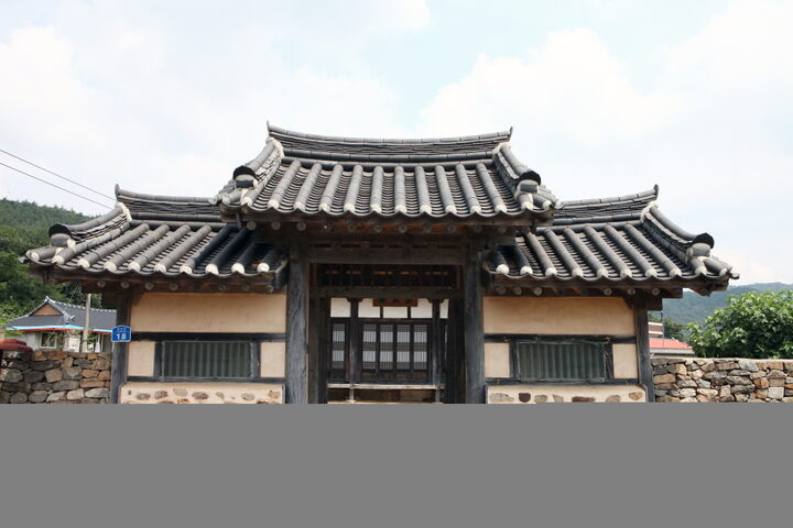 영암집영재_솟을대문 (촬영년도 : 2015년)