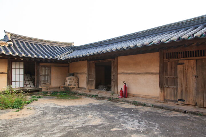 윤일선가옥_사랑채 배면 (촬영년도 : 2015년)