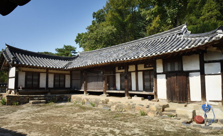 청주 과필헌_안채 전경 (촬영년도 : 2015년)