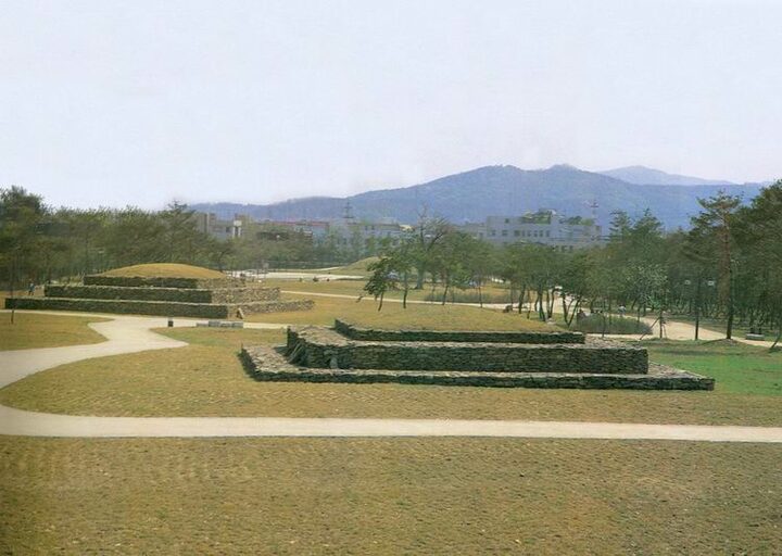 석촌동제3,4호분전경