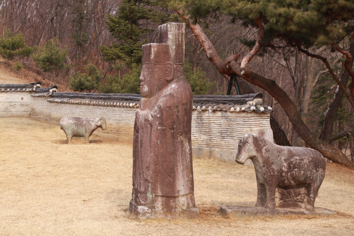 공릉 석인, 석수(2012.03.22.촬영, 파주삼릉관리소)