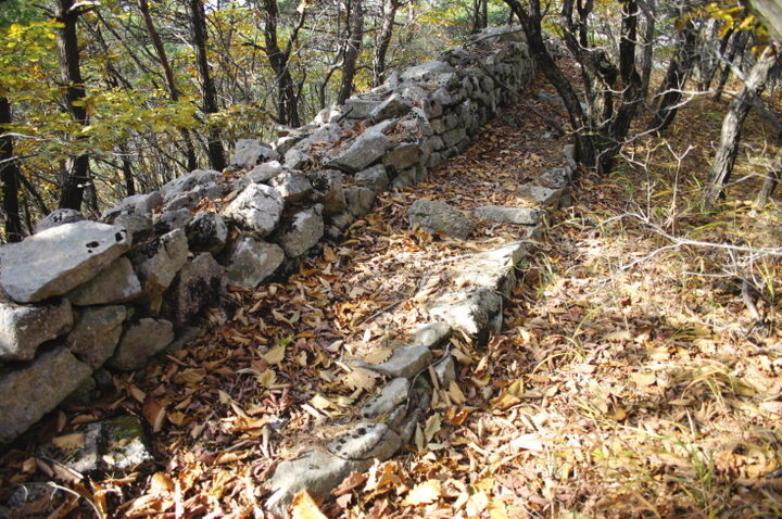 괴산 미륵산성 서쪽 성벽
