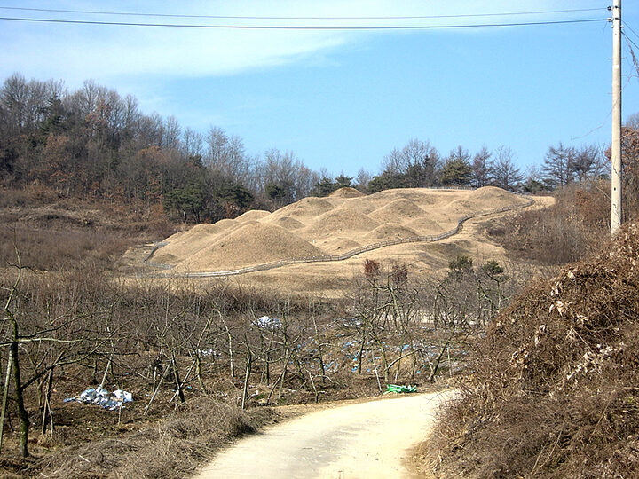 누암리고분군