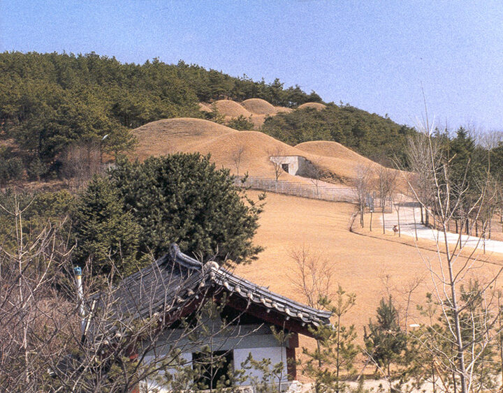 공주송산리고분군전경