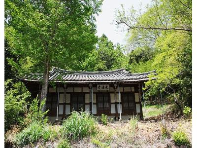 영회당(동학농민군들에게 희생된 관군의 넋을 기리기 위한 사당)