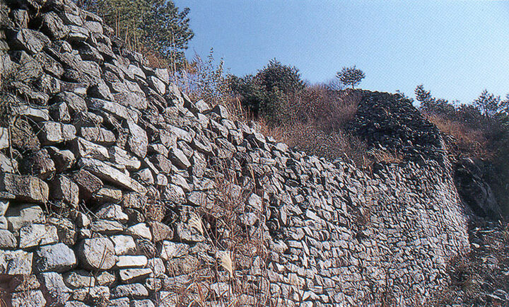 성벽근경
