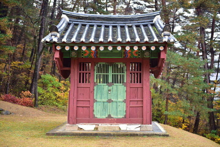 영경묘 비각 (촬영년도 : 2015년)