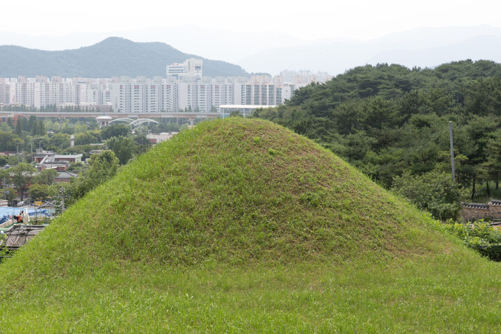 김해 구산동 고분군 근경 (촬영년도 : 2015년)