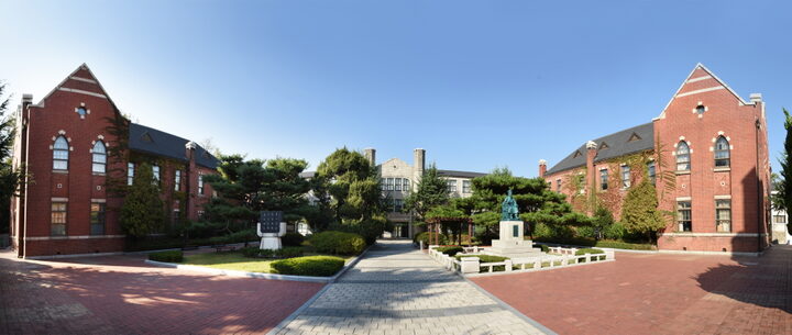 서울 중앙고등학교 서관_동서관 원경 (촬영년도 : 2015년)