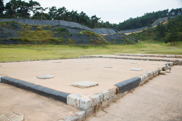 부여 능산리 사지_공방지 (촬영년도 : 2015년)