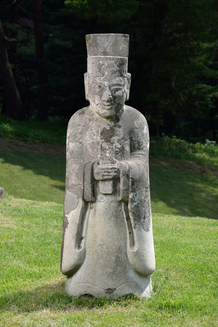 남양주 휘경원_동측 문석인 정면_미술_2012년(출처 : 국립문화재연구소)
