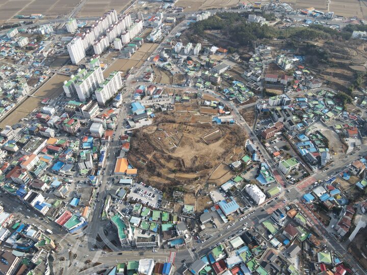 고성 동외동 유적 전경, 원경