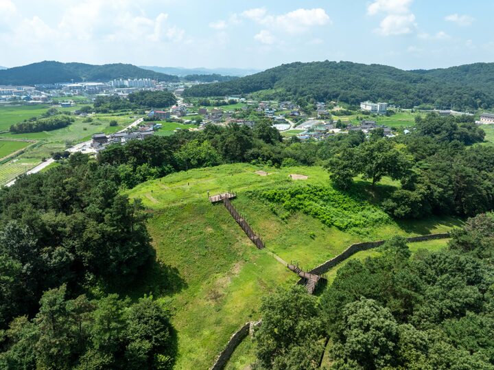 부여 청산성(항공사진)_산성 전경(항공) (촬영년도_2024년)