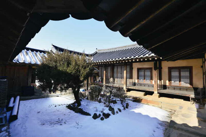 안마당 전경