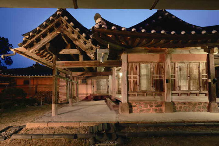 사랑채 측면