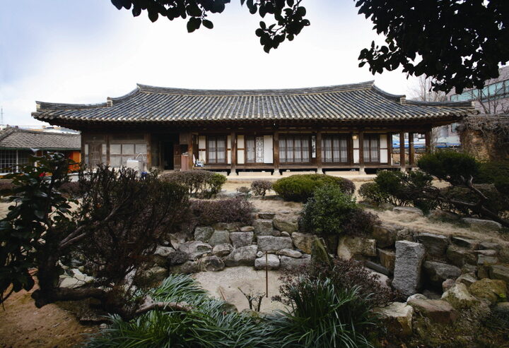 안채 전경