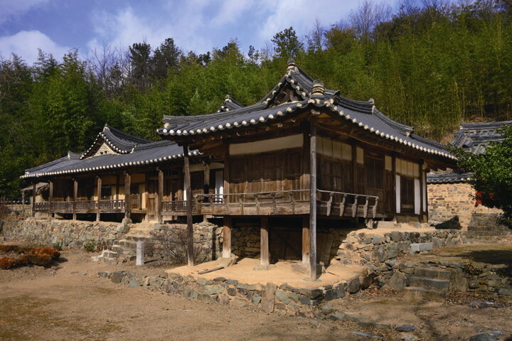 사랑채와 중문간채