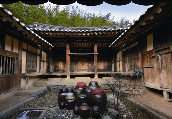 중문간에서 바라본 안대청