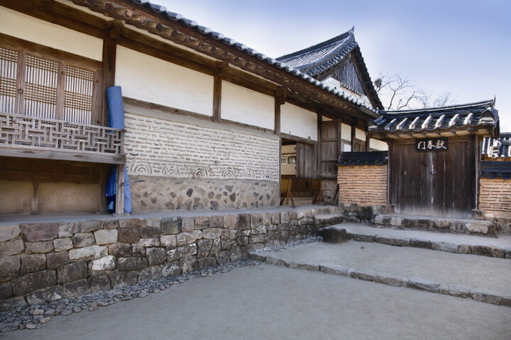사랑채 우측 화방벽
