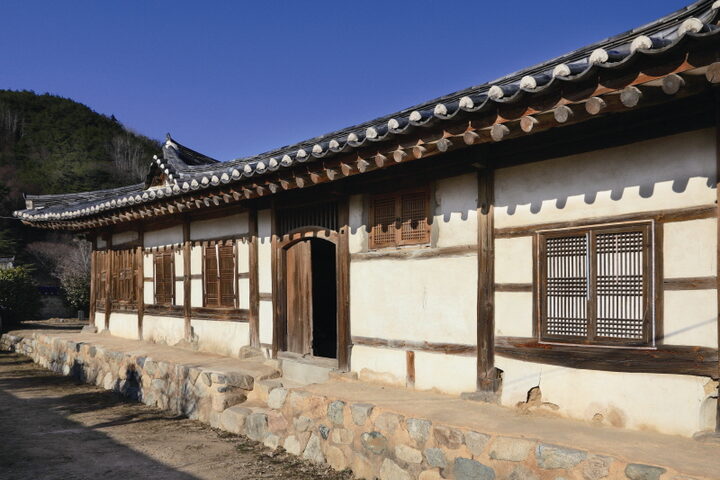 중문간채 전경