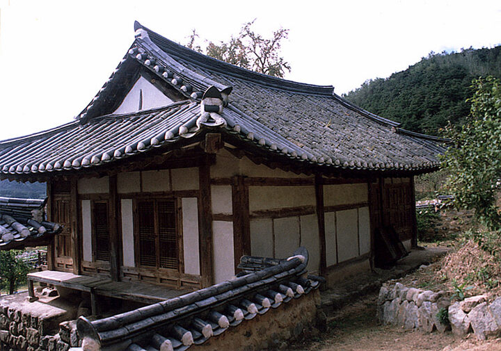 영덕충효당후면