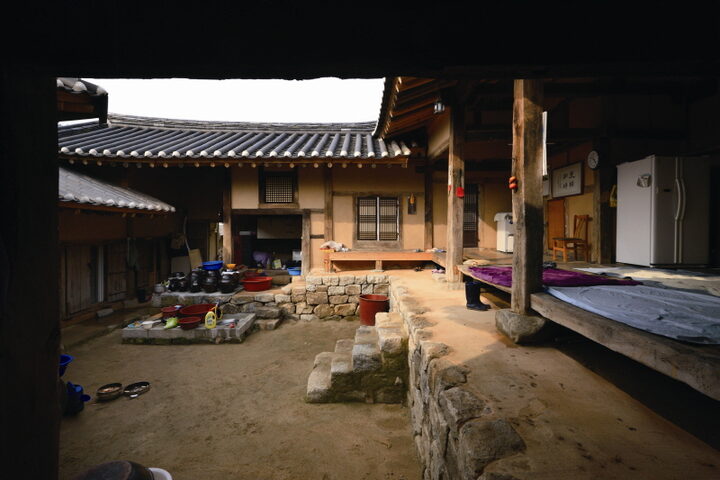 안채 전경