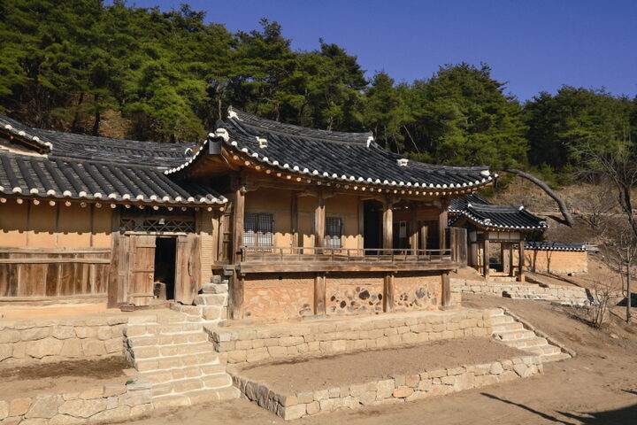 중문간채와 사랑채