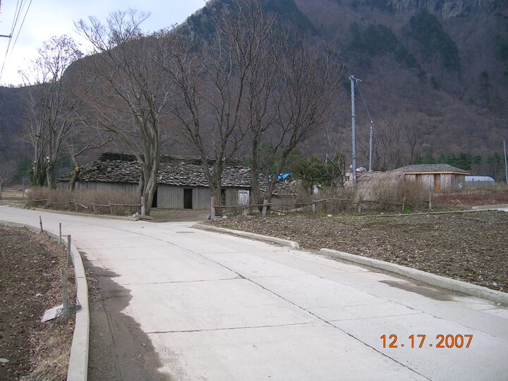 너와집 전경