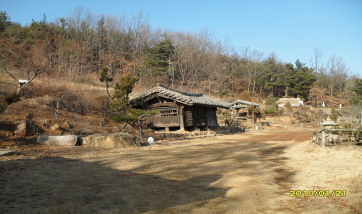 상엿집 전경