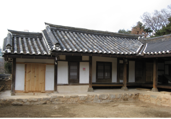 안채 좌측 전경