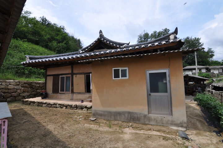 본채 좌측면