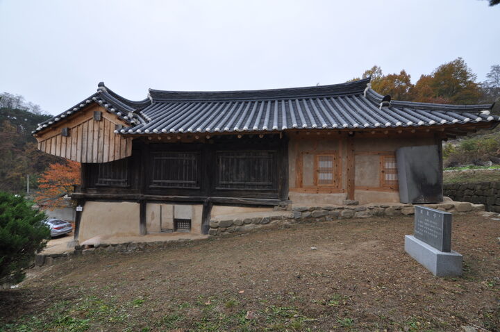 재사 우측면