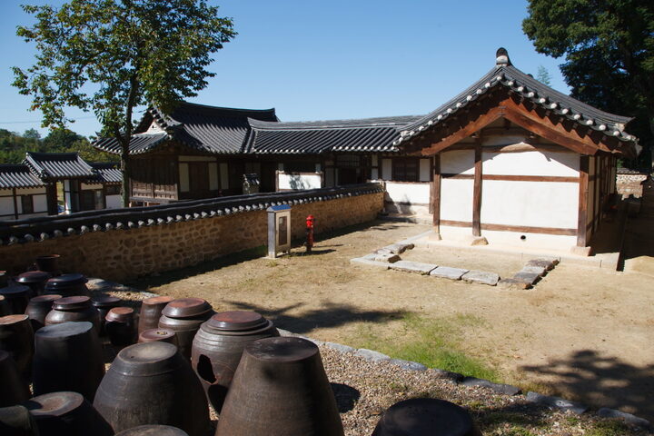 부여 여흥민씨 고택_북동쪽에서 바라본 전경 (촬영년도 : 2015년)