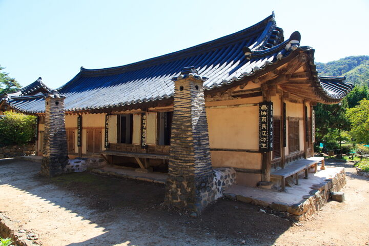 예산 수당고택_사랑채 배면 (촬영년도 : 2015년)