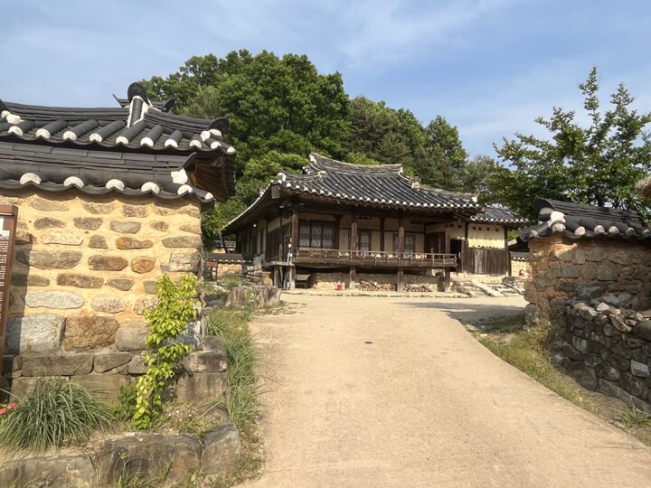 입구 전경