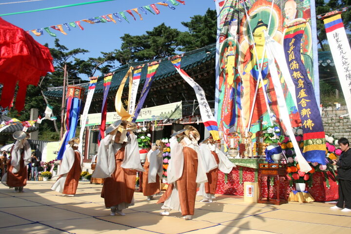 영산작법-명바라 ((사)진관사국행수륙재보존회)