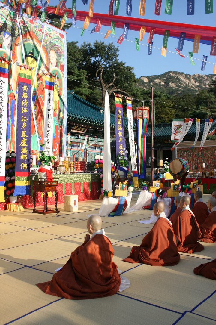 영산작법-향화게 착복무1 ((사)진관사국행수륙재보존회)