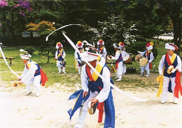 강화군 내에서 전래되고 있는 농악으로 내륙과 차별된 가락을 간직하고 있음.
