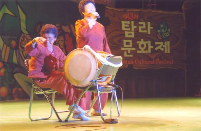 멸치후리는노래 공연모습2(43회 탐라문화재 중 무형문화재 공개행사)